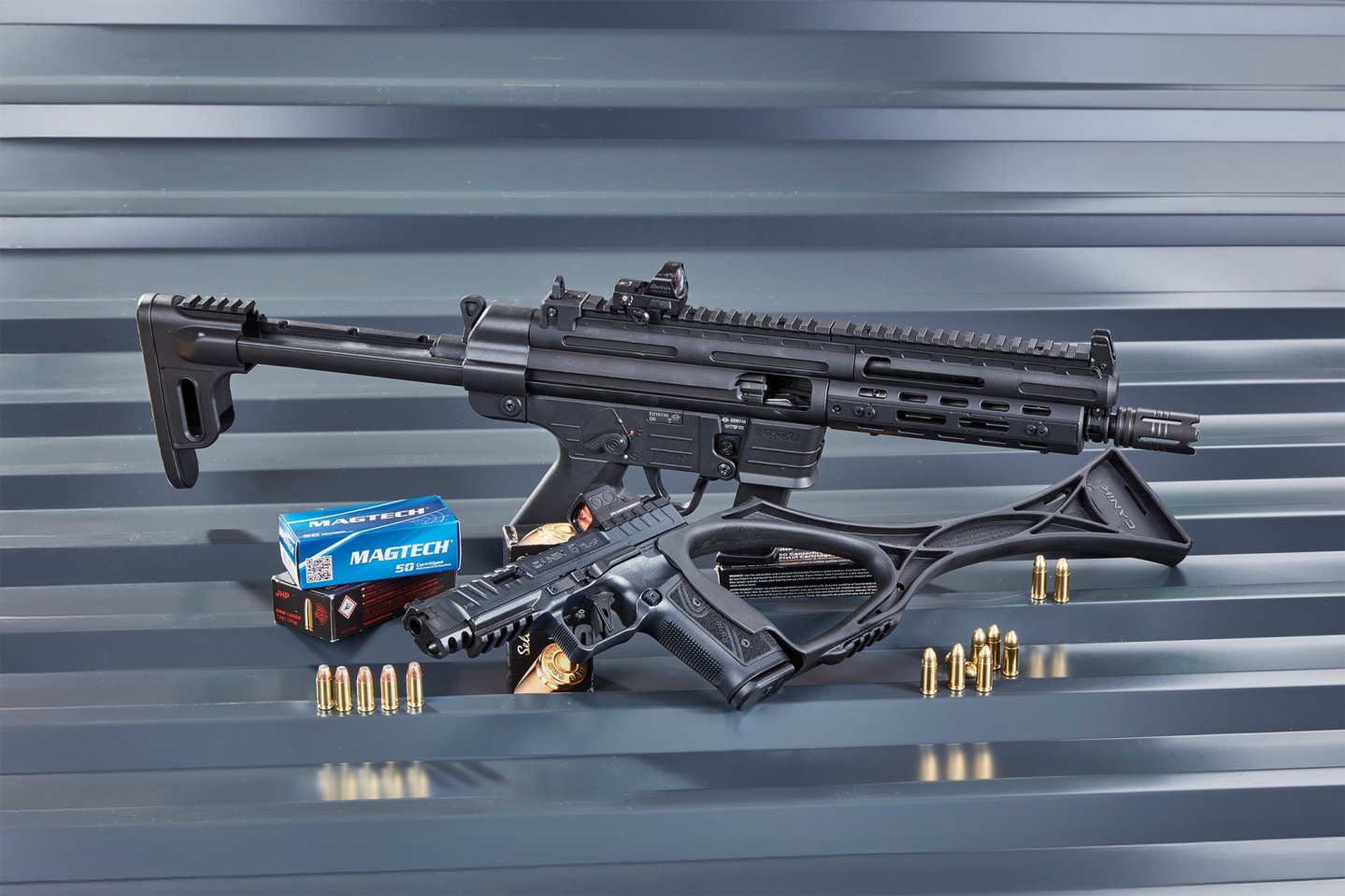 Anschlagschaft vs. Pistolenkarabiner in 9 mm Luger: Canik SFx-S mit Anschlagschaft GSG-9 Canik SFx-S mit Anschlagschaft und GSG-9.