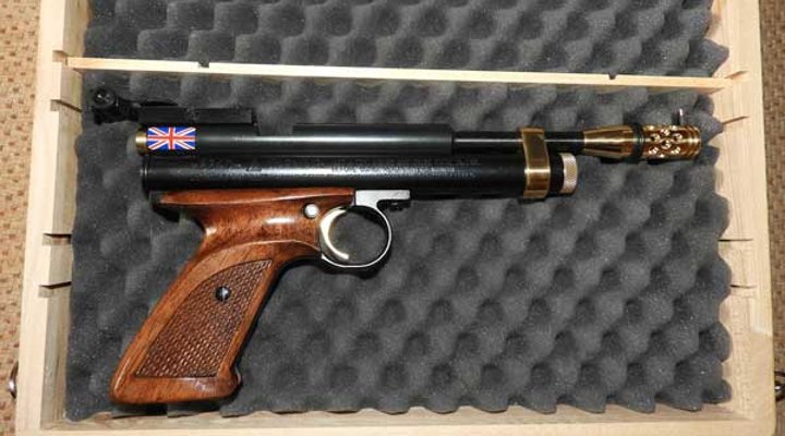Luftpistole Crosman 2240 mit Messing-Teilen