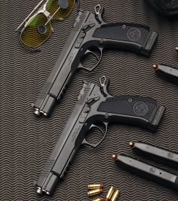 Legende CZ 75: Der 50. Geburtstag der tschechischen Selbstladepistole – Geschichte und aktuelle Varianten CZ 75 Longslide-Modell Taipan.