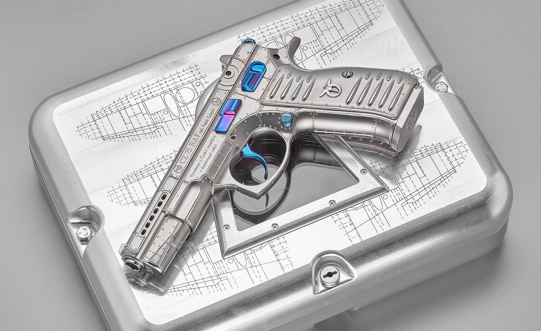 ceska-zbrojovka: CZ 75 RAF Limited Edition − edle Pistole als Hommage an die Piloten im Zweiten Weltkrieg − Update: die Online-Auktion läuft nur noch bis zum 22. August 2025! ceska-zbrojovka: CZ 75 RAF Limited Edition − edle Pistole als Hommage an die Piloten im Zweiten Weltkrieg − Update: die Online-Auktion läuft nur noch bis zum 22. August 2025!