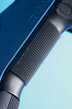 Test: CZ Shadow 2 Matchpistole für das IPSC-Schießen Checkering am Griffstück der CZ Shadow 2