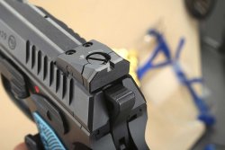 Test: CZ Shadow 2 Matchpistole für das IPSC-Schießen Verstellbare Kimme der CZ Shadow 2