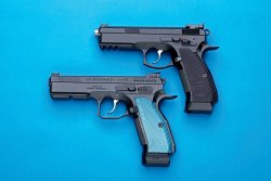 Test: CZ Shadow 2 Matchpistole für das IPSC-Schießen CZ Shadow 2 im Vergleich mit CZ 75 SP-01 Shadow