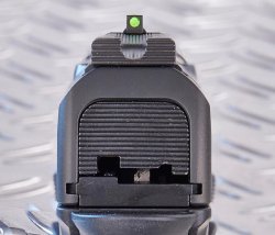 Daniel H9 – Ganzmetallpistole mit Schlagbolzenschloss und niedriger Laufseelenachse im Test Visierung der Daniel H9 im Detail.