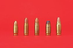 FK BRNO Field Pistol im rasanten Kaliber 7,5 FK im Test Vergleich der 7,5 FK mit anderen Flaschenpatronen für Kurzwaffen.