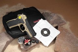 GAMO-PT80-DESERT-ATTACK-Special-Edition GAMO DESERT ATTACK-Set mit PT-80 DESERT ATTACK Special Edition CO2-Pistole, Wechselmagazinen, Diabolos, Schießscheiben und Pistolentasche