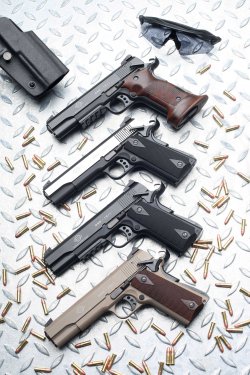 German Sport Guns 1911er in .22 Long Rifle Die vier GSG untereinander gereiht