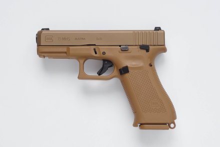 GLOCK 19 MHS Pistole im Praxistest Linke Seite der GLOCK 19 MHS Dienstpistole