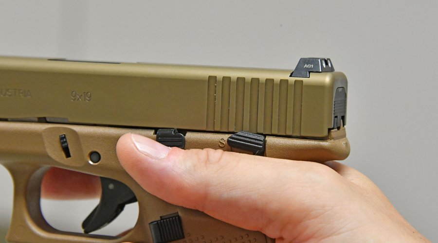Manuelle Sicherung der GLOCK 19 MHS im Kaliber 9mm Luger