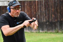 GLOCK G17 und G19 FS im Test GLOCK FS beim Durchladen