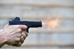 GLOCK Pistolen in MOS-Konfiguration: Kurzwaffen für den Schießsport GLOCK Pistole in MOS-Konfiguration beim Schuss