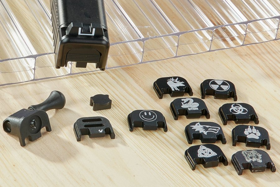 GLOCK-Tuning: Was bietet der Aftermarket für die legendäre Polymerpistole in 2021? Austausch-Abdeckplatten mit verschiedenen Motiven für die GLOCK.