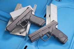 Großkaliber-Sportpistolen für Einsteiger: Worauf kommt es an? Großkaliber Sportpistolen Glock 22 und Steyr M-A1