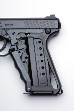 Heckler & Koch P7 Dienstpistole Magazinschacht der Heckler & Koch P7 Pistole