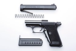 Heckler & Koch P7 Dienstpistole Heckler & Koch P7 Dienstpistole im zerlegten Zustand