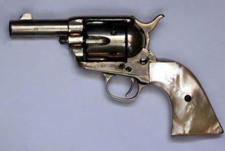 Barkeep mit Perflmuttgriffen komplett von links.