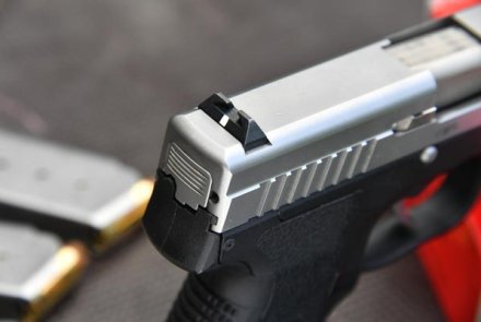 Kahr Arms PM45 und K9 im Test und Video Kimme der PM45 von Kahr