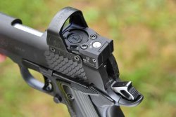 Kimber Super Jägare 1911er Pistole im Video Leupold DeltaPoint Pro auf Kimber Super Jägare