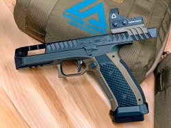 Laugo Arms Alien - Kommt die neue tschechische 9-mm-Pistole von einem anderen Stern? Laugo Arms Alien mit Optik.