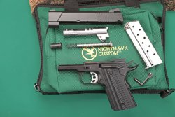Nighthawk T4 in 9 mm Luger in zerlegtem Zustand Nighthawk T4 in 9 mm Luger in zerlegtem Zustand