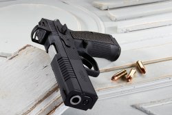 Oberklasse-Pistole im Test: Phoenix Redback Carry Shield im Kaliber 9mm Luger Mündungspartie der Redback Carry Shield.