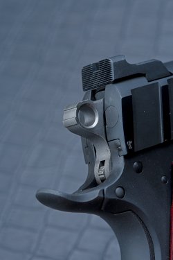 Pistole STI 1911 Nitro Ringhammer Pistole STI 1911 Nitro Ringhammer