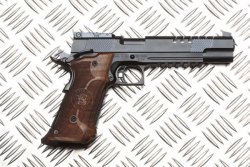 Pistolenvergleich: Sportpistolen mit 6-Zoll-Lauf Club 30 Reptile 1911er Pistole