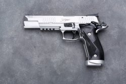 Pistolenvergleich: Sportpistolen mit 6-Zoll-Lauf SIG Sauer P226 X-Six Pistole