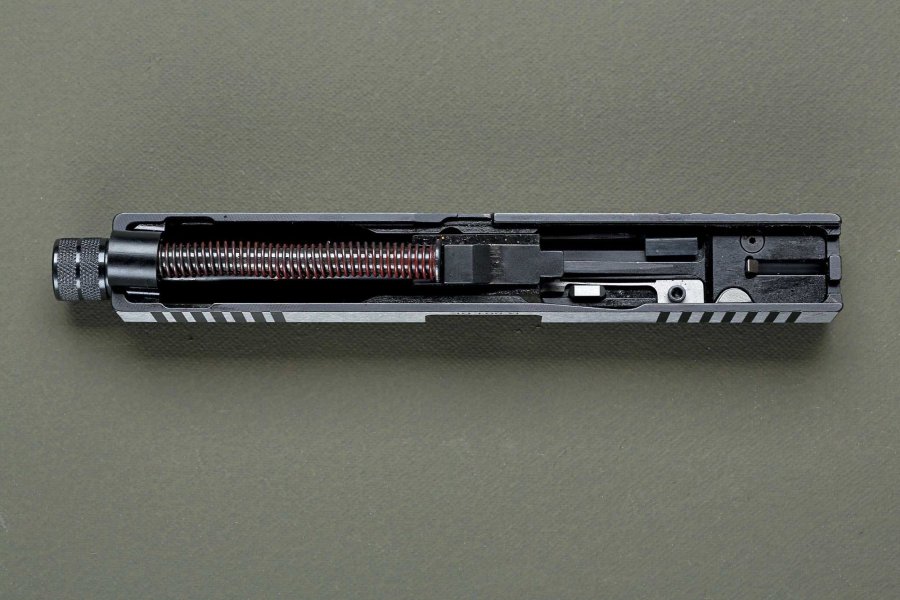 Test: Kleinkaliberpistole RBF-GL .22 LR HV Verschluss der Kleinkaliberpistole RBF-GL .22 LR HV offenbart technische Details
