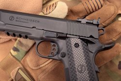 Test & Technik: Schmeisser 1911 Hugo Pistole im Kaliber 9 mm Luger Die Bedienelemente der Pistole Schmeisser 1911 Hugo.