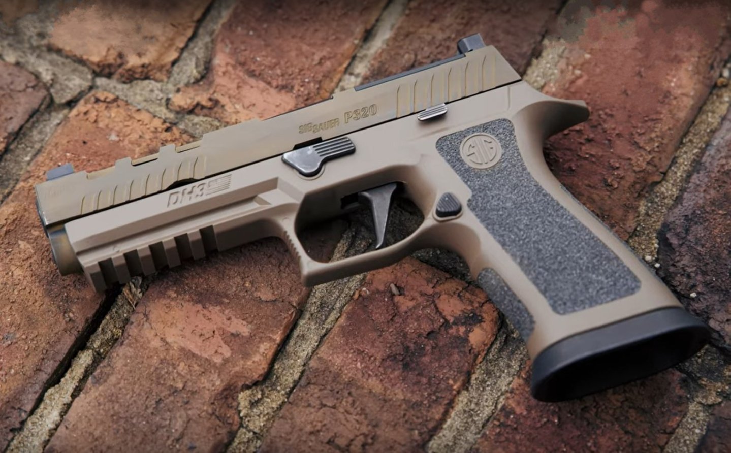 SIG Sauer P320-XFIVE DH3 komplett von links.