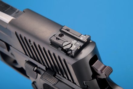 Die verbaute LPA-Kimme der SIG Sauer P 226 LDC Die verbaute LPA-Kimme der SIG Sauer P 226 LDC