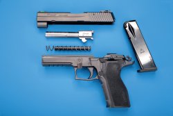 Die SIG Sauer P 226 LDC komplett zerlegt Die SIG Sauer P 226 LDC komplett zerlegt