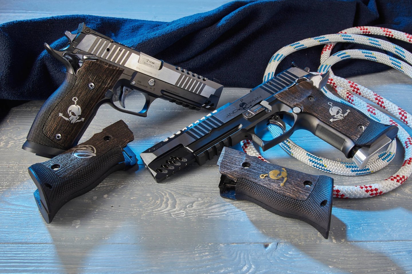 SIG Sauer P226 Anchorman X-Five und X-Six Pistolen im maritimen Ambiente mit zusaetzlichen Griffschalen