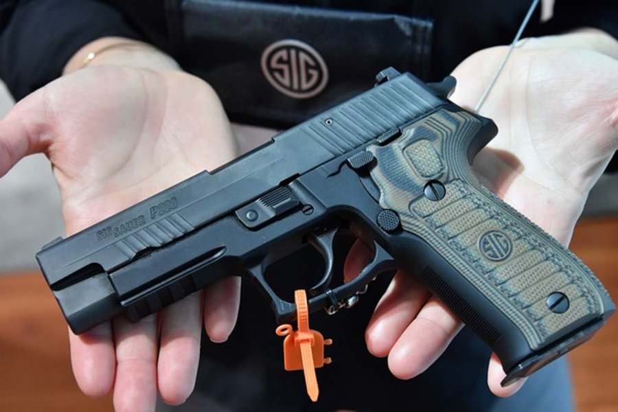 SIG Sauer: Pistolen der Select Line brandneue Pistole SIG Sauer P226 Select in 9 mm Luger