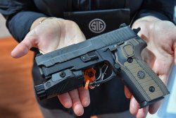 SIG Sauer: Pistolen der Select Line neue Pistole SIG Sauer P229 Select in 9 mm Luger auf der SHOT Show 2018