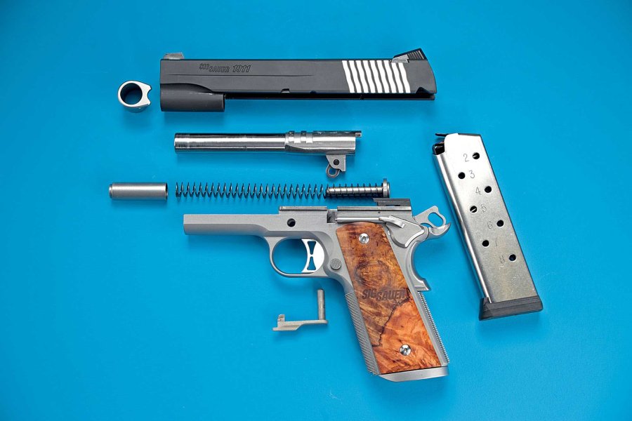SIG Sauer 1911 STX Two Tone im Test SIG Sauer 1911 STX im zerlegten Zustand