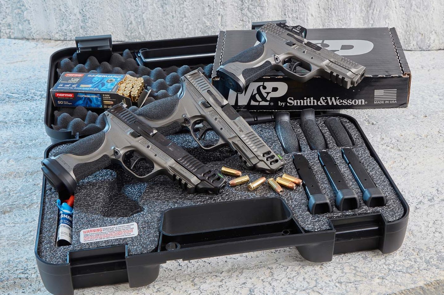 Voll im Trend: S & W-Pistolen der Modellreihe M & P9 Kaliber 9 mm Luger mit Aluminium-Griffstück im Test 3 Pistolen M & P9 Kaliber 9 mm Luger.