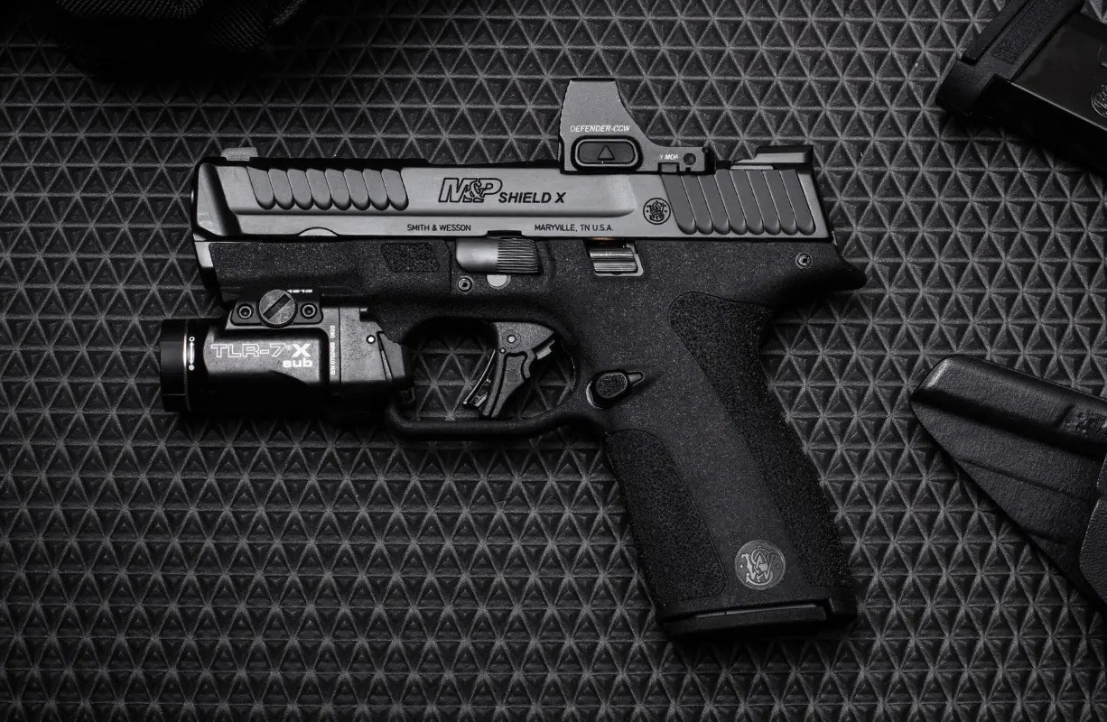 smith-und-wesson: Smith & Wesson stellt in den USA die M&P Shield X vor − die neue subkompakte S&W-Verteidigungspistole bringt neben dem ClearSight Cut weitere innovative Features mit smith-und-wesson: Smith & Wesson stellt in den USA die M&P Shield X vor − die neue subkompakte S&W-Verteidigungspistole bringt neben dem ClearSight Cut weitere innovative Features mit