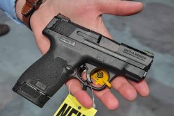 Smith & Wesson Performance Center Ported M&P40 Shield Smith & Wesson Performance Center Ported M&P40 Shield auf der IWA 2019