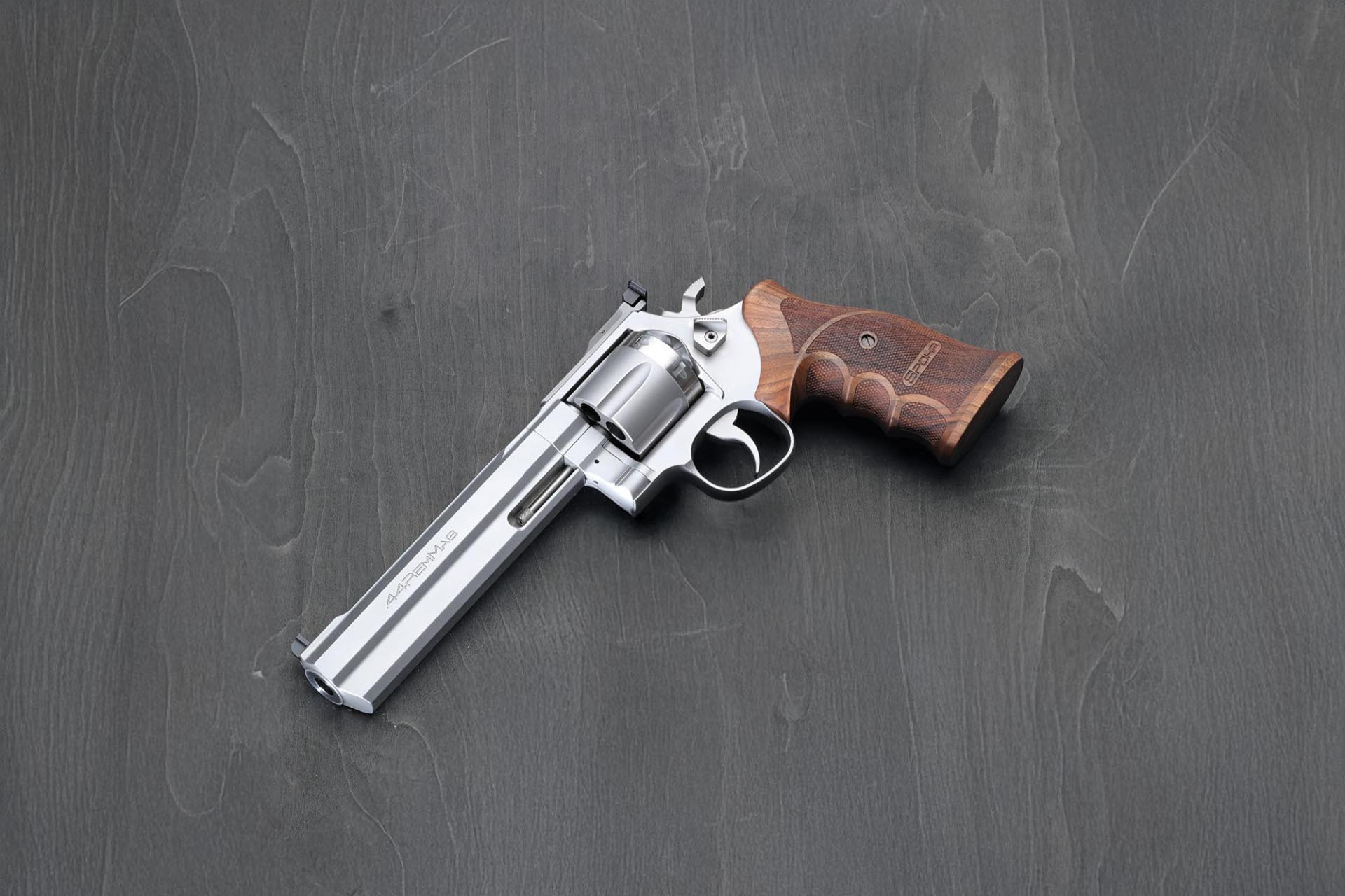 b&h: Edler Revolver im ausführlichen Test: Spohr N670 Standard 6.5 im Kaliber .44 Magnum