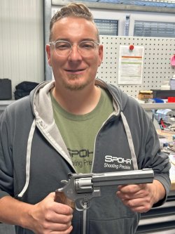 Edler Revolver im ausführlichen Test: Spohr N670 Standard 6.5 im Kaliber .44 Magnum Edler Revolver im ausführlichen Test: Spohr N670 Standard 6.5 im Kaliber .44 Magnum