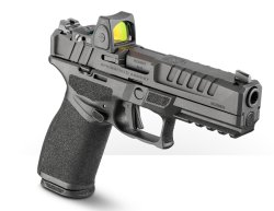 Springfield Armory bringt die Echelon auf den US-Markt und will damit den "neuen Standard für Dienstpistolen" setzen Die Echelon von Springfield Armory besitzt vorne und hinten tiefe, scharfe Durchladerillen.