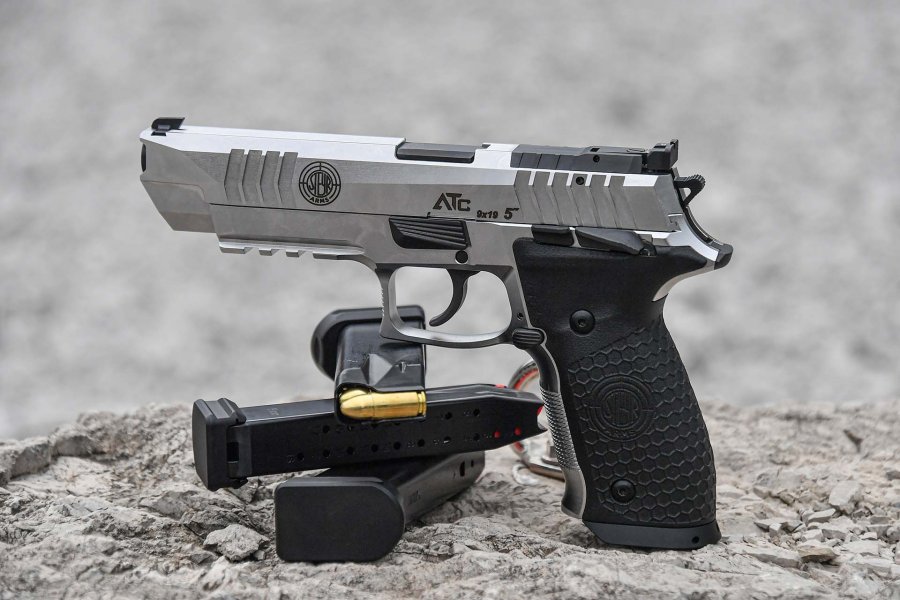 Neuvorstellung Ganzmetallpistolen in 9 mm Luger: Die Steyr Arms ATd und ATc Edelstahl-Sportpistole Steyr ATc Base.