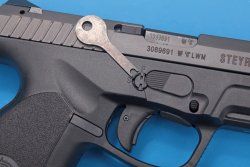 Steyr L9-A1 in 9 mm Luger mit Schlüsselfunktionssperre Steyr L9-A1 in 9 mm Luger mit Schlüsselfunktionssperre
