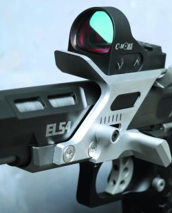 "New Generation"-Pistolen von STP im Test – Teil 1: Die 9 mm Luger-Modelle Lisa und Elsa Detail der Leichtmetallmontage für das C-More an der STP Elsa.