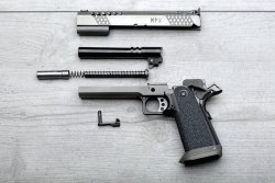 Test: STP Sport Target Pistol DAG und Club 30 Präz 5.0 – Was können die Premium-Pistolen in Kaliber 9 mm Luger? STP-Sport-Target-Pistol-2011-DAG-Pistole-in-Kaliber-9-mm-luger-bestandteile-uebersicht