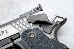 Test: STP Sport Target Pistol DAG und Club 30 Präz 5.0 – Was können die Premium-Pistolen in Kaliber 9 mm Luger? STP-Sport-Target-Pistol-2011-DAG-Pistole-in-Kaliber-9-mm-luger-sicherung-detail