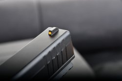 Test: Freie Waffe T4E TPM1 als Set von 4komma5 – Für Training und Home-Defence Dot auf dem Korn der TPM1.