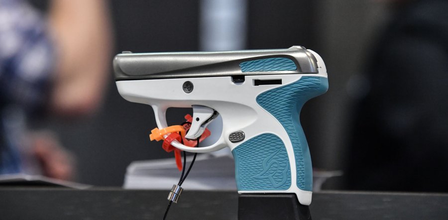 Taurus Spectrum: bunte Pistole im Kaliber .380 ACP Die Taurus Spectrum .380 ACP in blau und weiß.